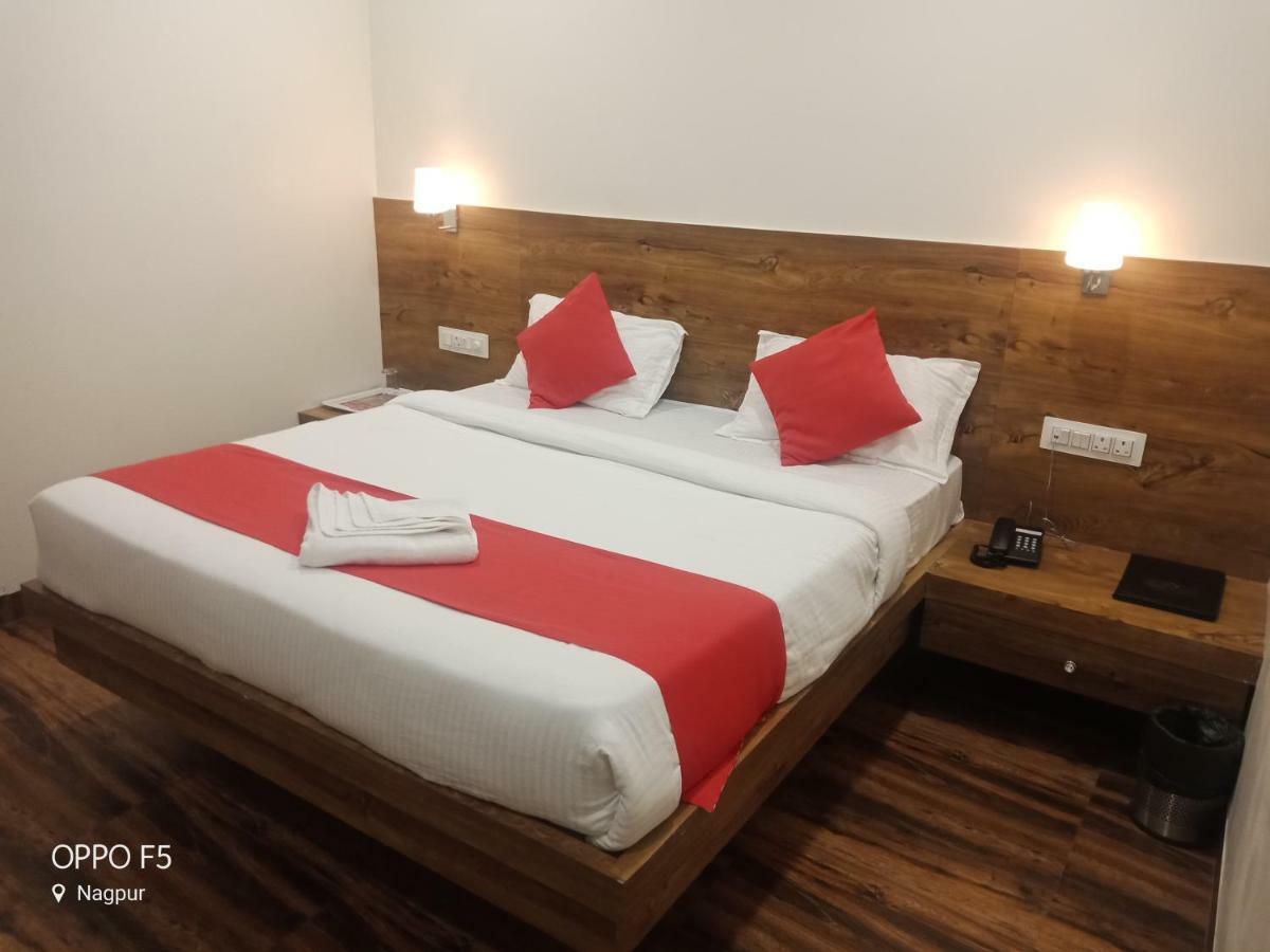 Hotel Star Zest House Нагпур Экстерьер фото